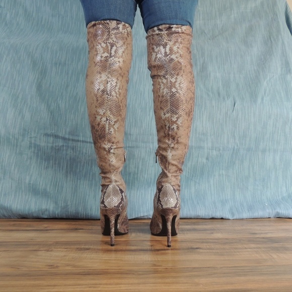 JESSICA SIMPSON OVER THE KNEE STRETCH BOTS - Picture 4 of 11